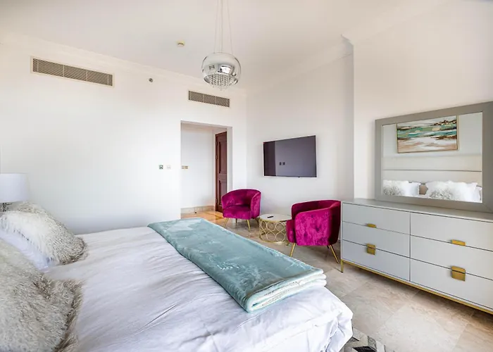 Fairmont North 2Br Full Sea View