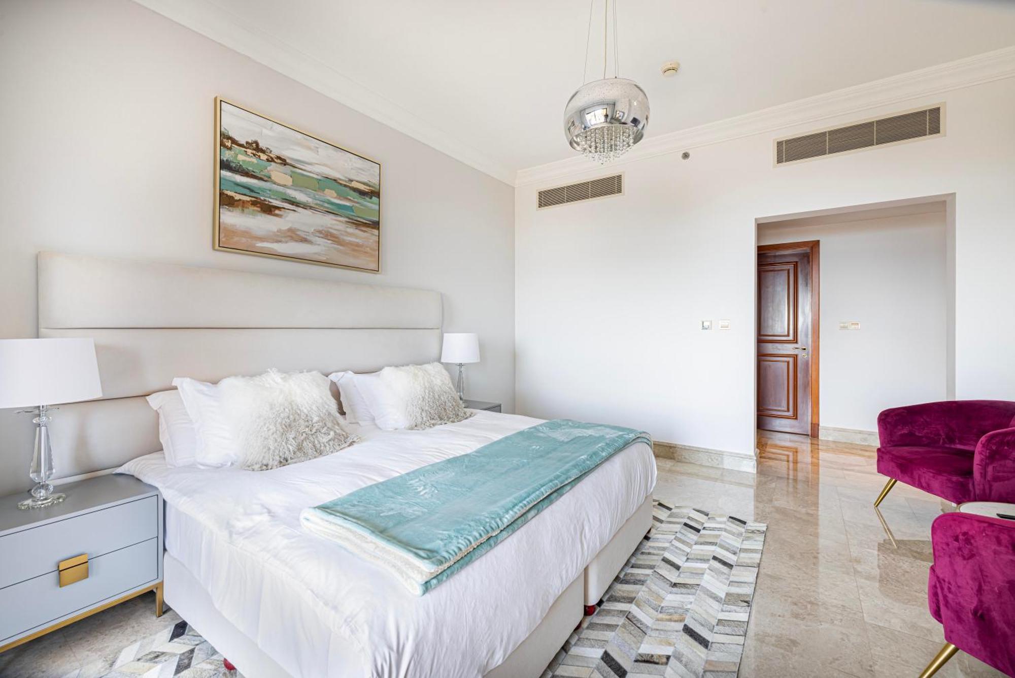 Fairmont North 2br Full Sea View * Dubai