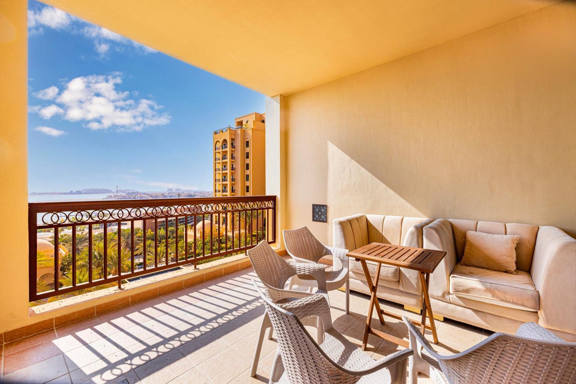 Fairmont North 2br Full Sea View Apartment *