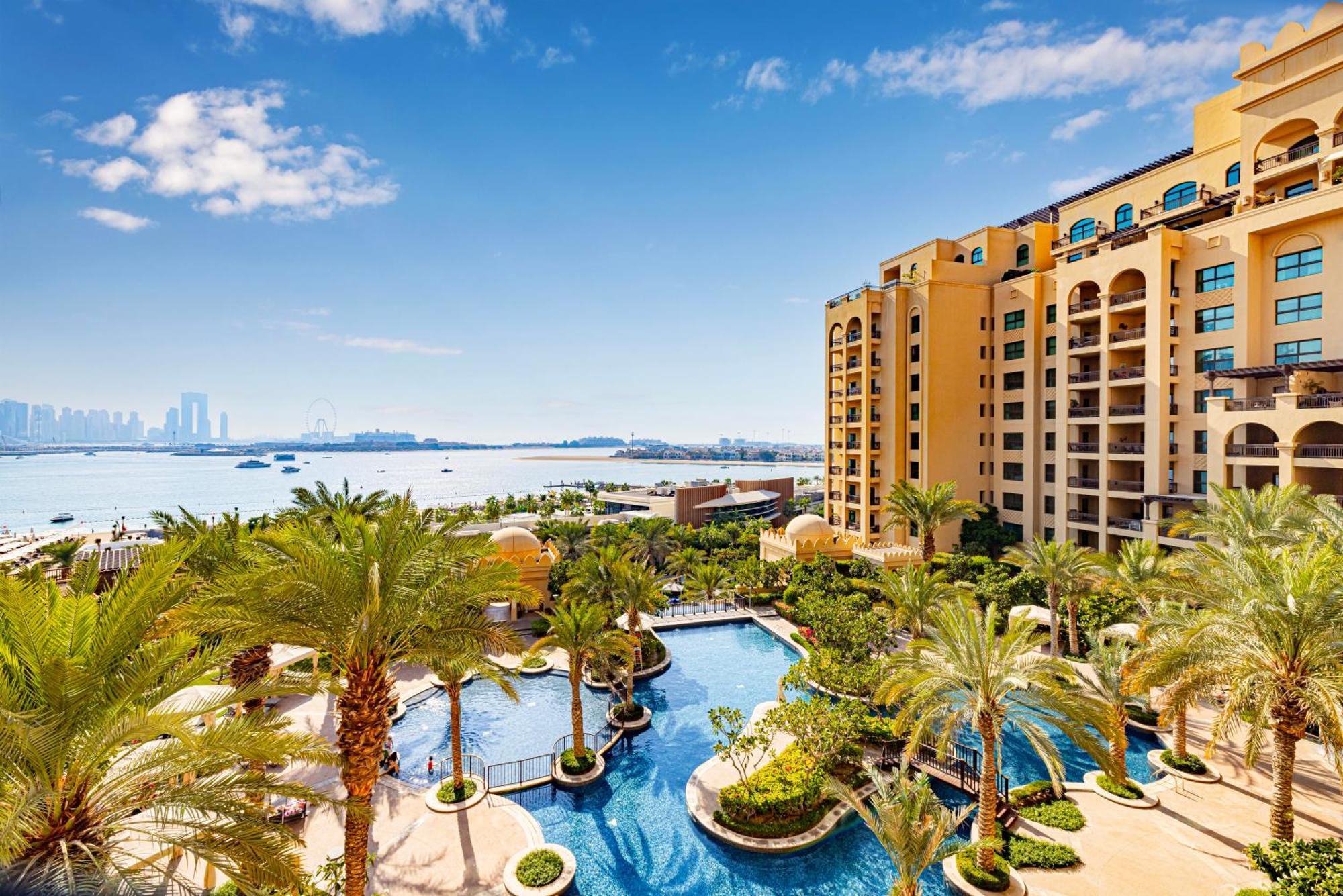 Fairmont North 2br Full Sea View